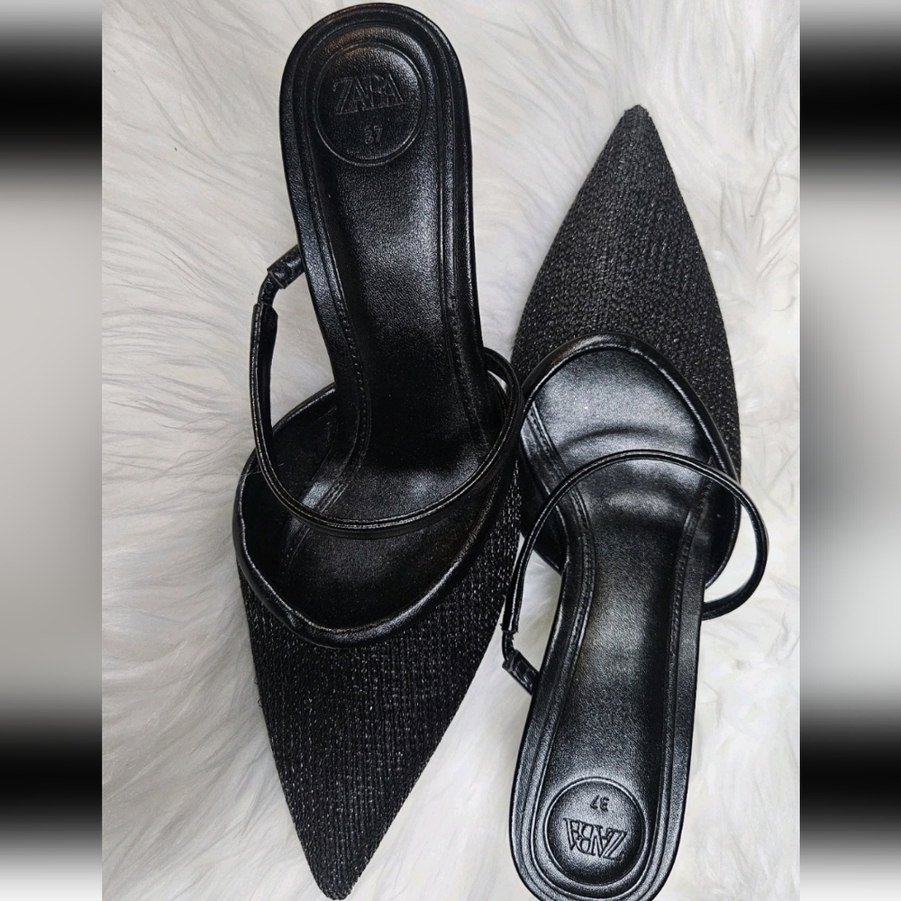 Zara Pointed Toe  Kitten Block Heels Slid On Mules.Size 37 3858/210/800